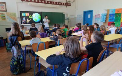 Zanimljiv susret učenika 3.a i 3.b razreda s astronomijom: predavanje i radionica Astronomskog društva Višnjan